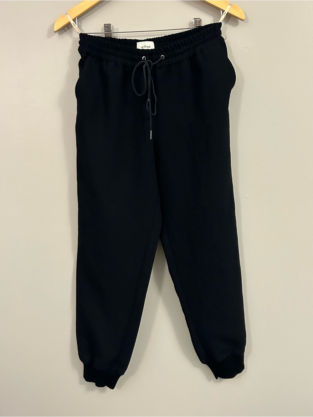Aritzia Wilfred Black Crepe Drawstring Jogger Sweatpants Size Small